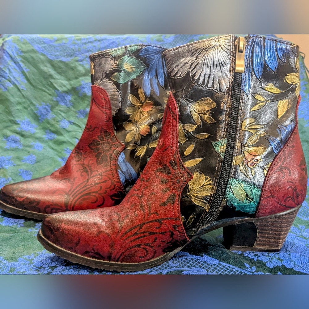 Laura Vita Leather Ankle Boots